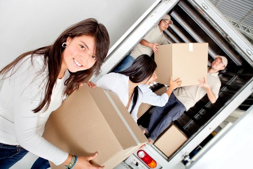 Packing and loading support for a home move in Bow